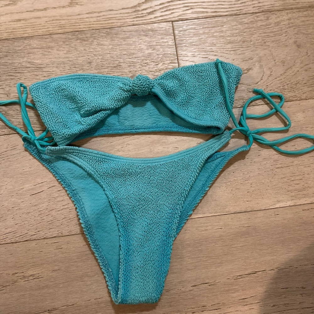 Bond-eye blue bikini set